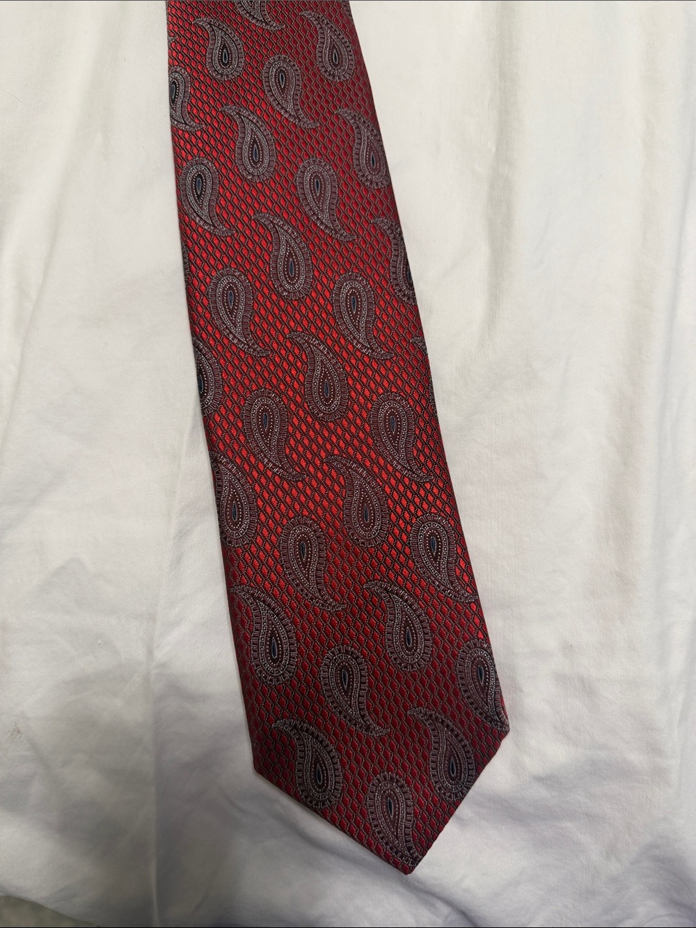 Geoff Nicholson Silk Tie-Classic Red Paisley Men's Tie